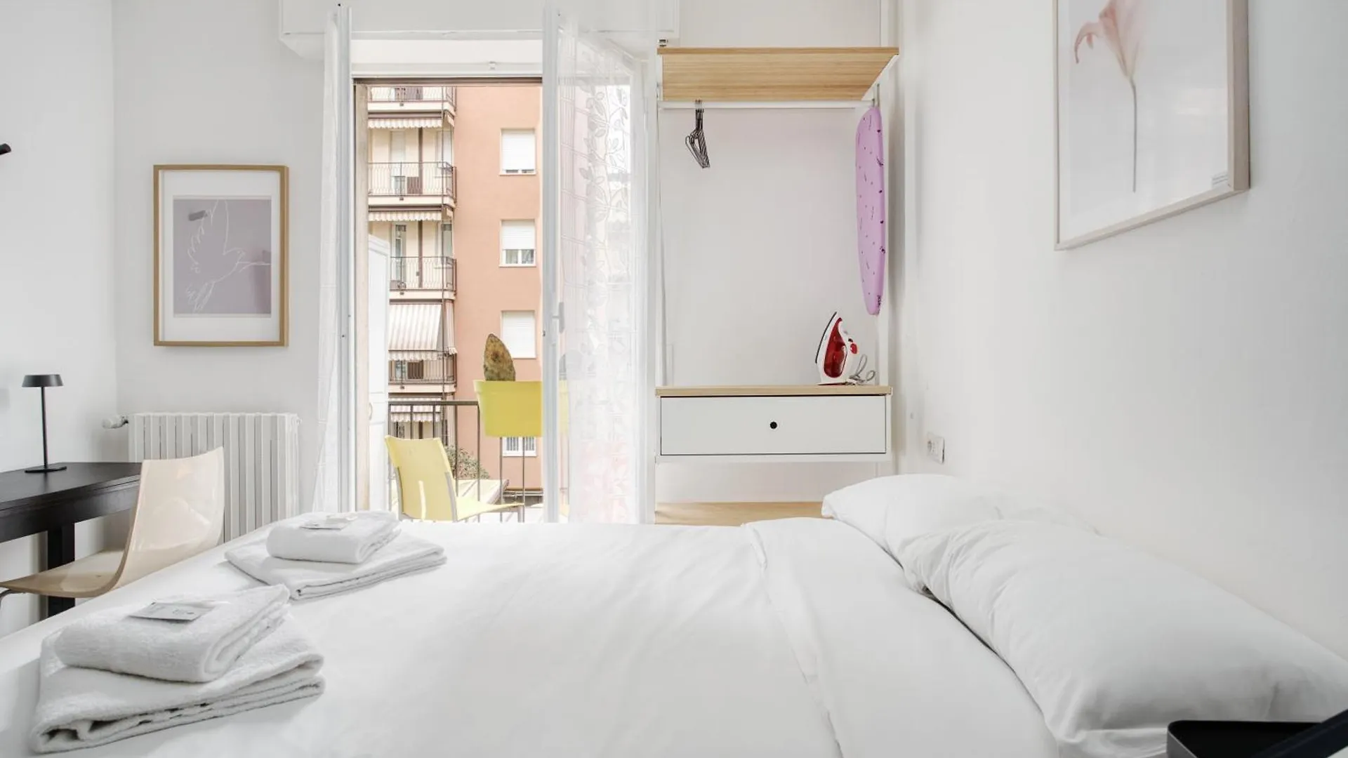 Apartment Joivy Elegant Double Studios Near Subway Station Milan Italy