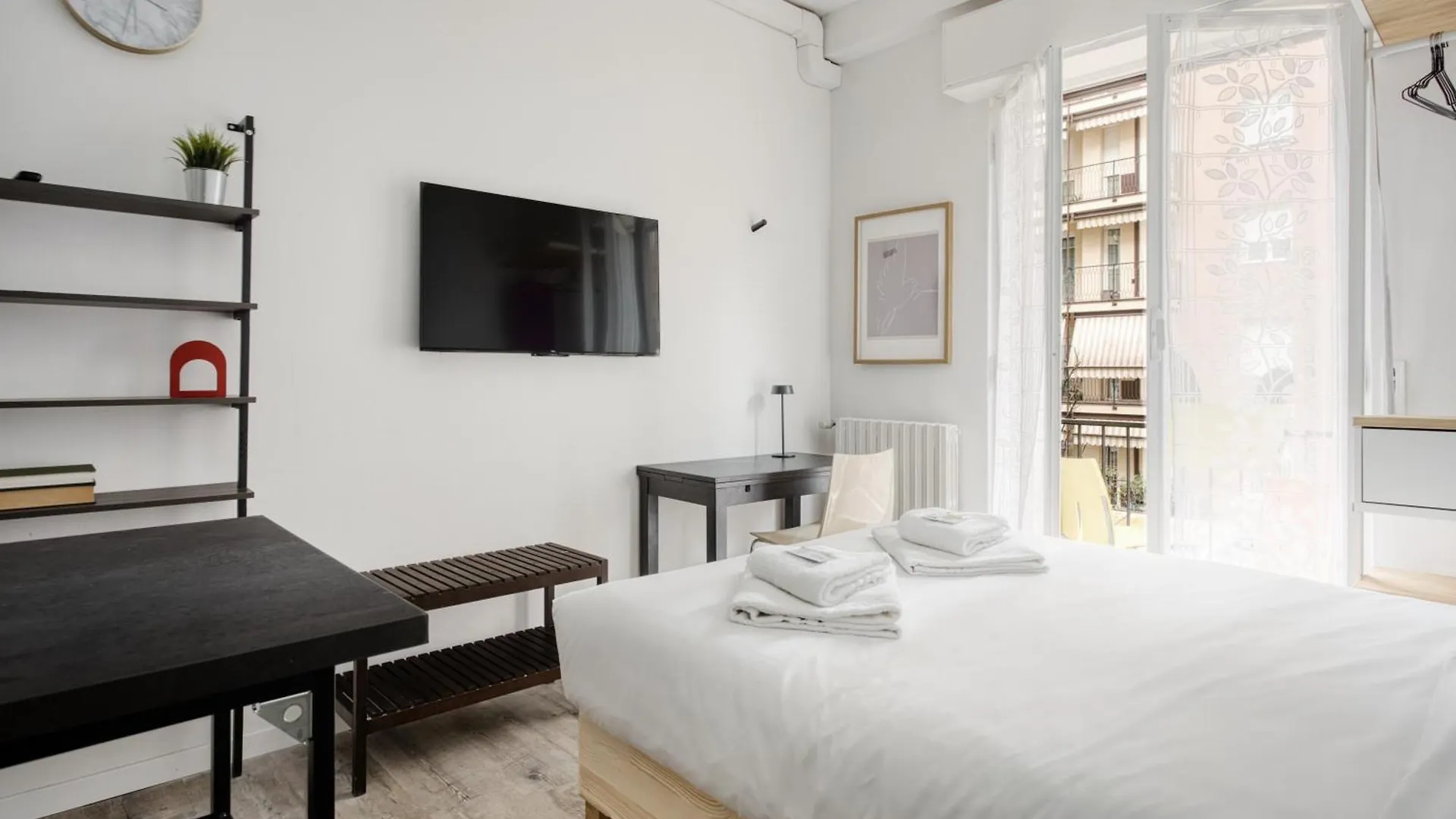 Apartment Joivy Elegant Double Studios Near Subway Station Milan Italy