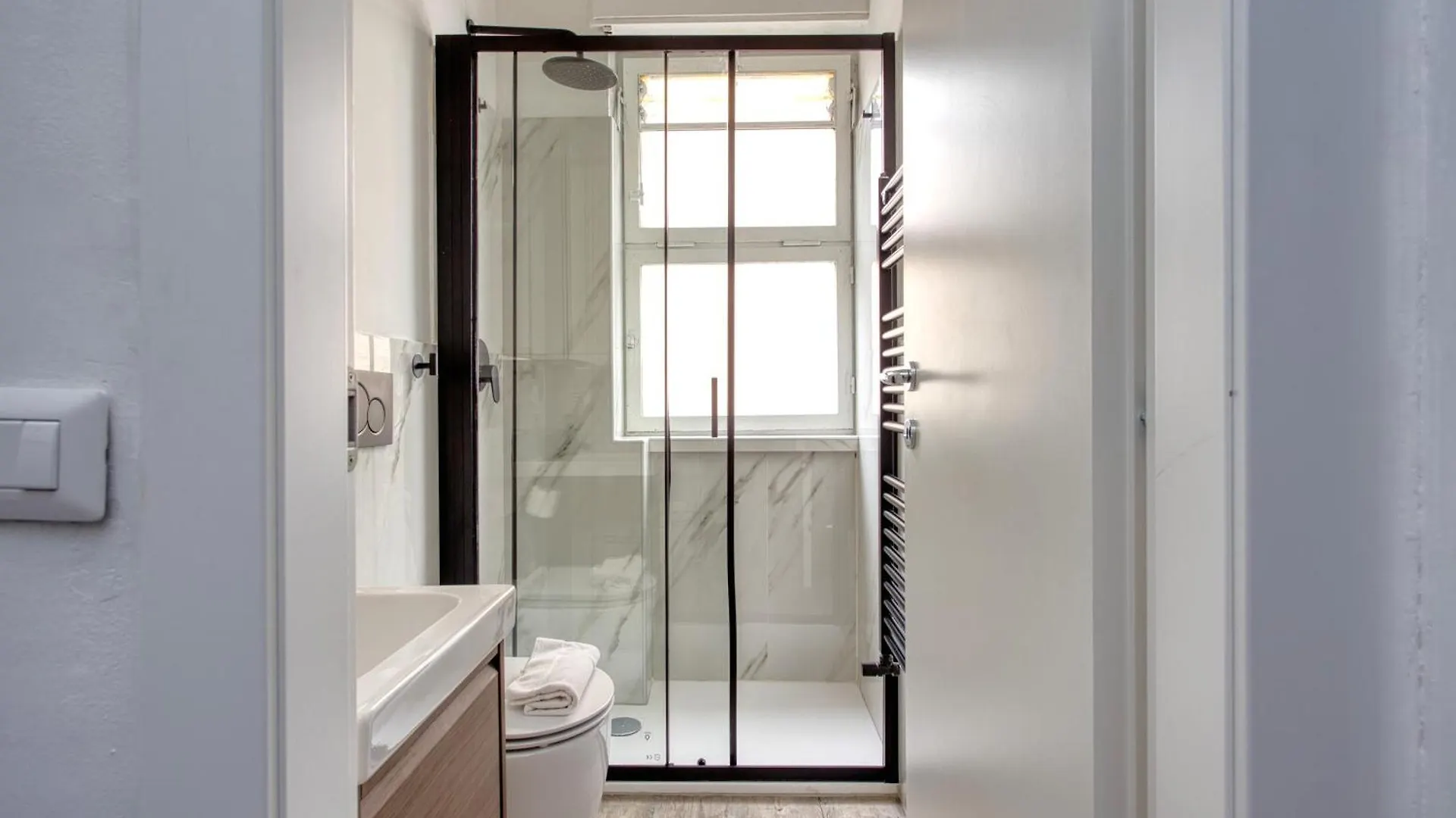Apartment Joivy Elegant Double Studios Near Subway Station Milan
