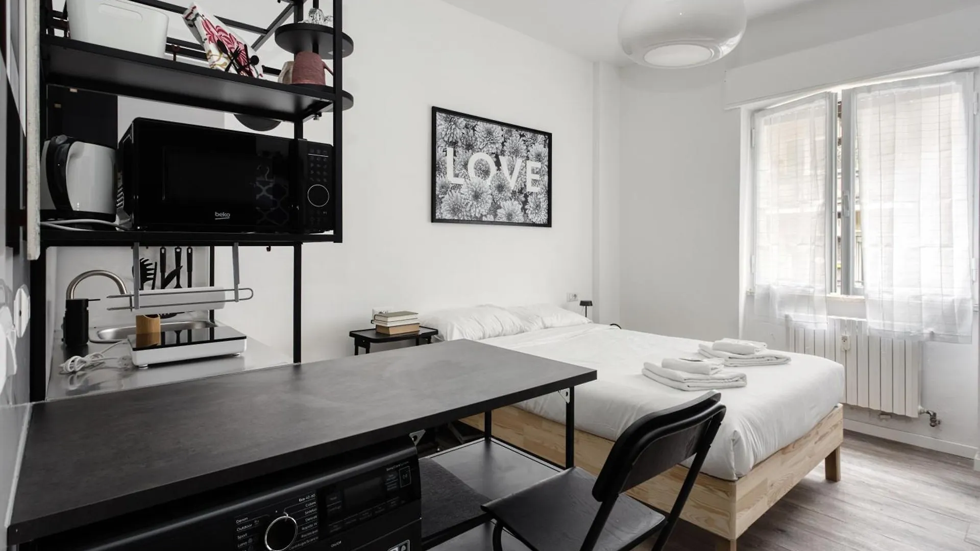 Joivy Elegant Double Studios Near Subway Station Milan Italy